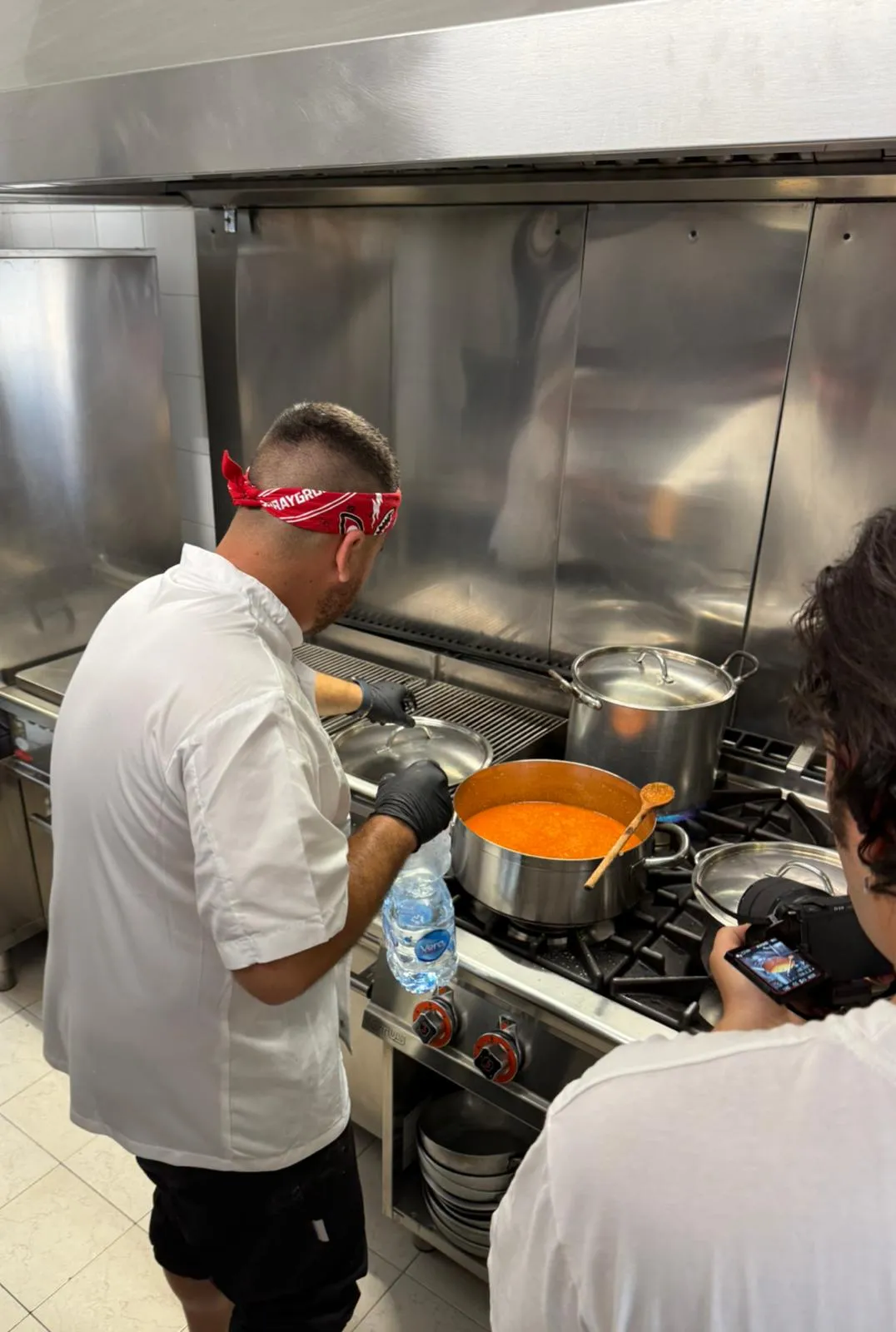 Chef Francesco Gaetano Brignone al lavoro